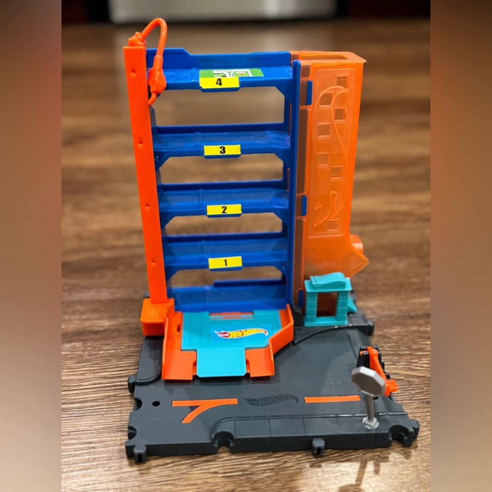 Hot wheels mini garage